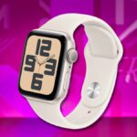 A Amazon está oferecendo um desconto de US $ 80 no Apple Watch SE.