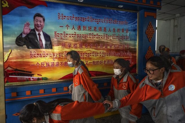 A "Cultura do Tibete Educista da" Colonial Schools of China: Right Group

