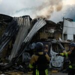 A Rússia bombardeia a Ucrânia com drones horas depois de Trump anunciar entrevistas com Putin