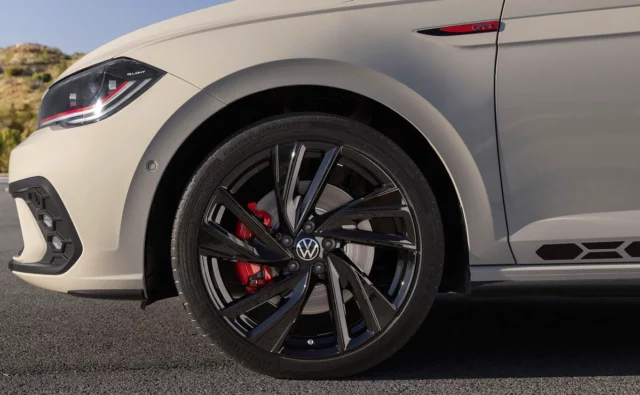 A Volkswagen reduz os preços. 2.0 motor agora pln 42.000 mais barato

