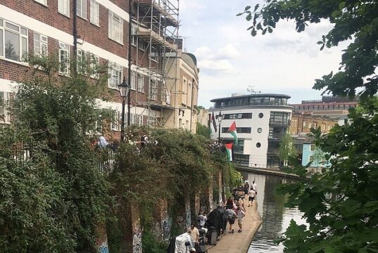 Gal Gadot é demitido depois que um grupo de manifestantes pró-palestinos interrompeu as filmagens de seu novo filme The Runner em Londres