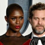 Jodie Turner-Smith acusa Joshua Jackson de exigir a custódia legal exclusiva de sua filha