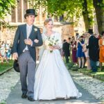 Conde de Yarmouth com sua esposa Kelsey, agora Lady Yarmouth, no dia do casamento em 2018