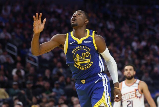 Jonathan Kuminga (00), do Golden State Warriors, contra Jalen Pickett (24), de Denver Nuggets (24), no primeiro trimestre no Chase Center em San Francisco, Califórnia, na segunda -feira, 17 de março de 2025. (NHAT V. Meyer/Bay Area News Group)