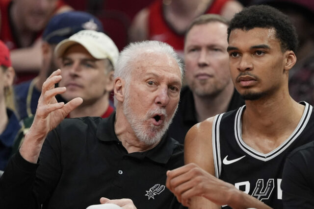 NBA Gregg Popovich se aposenta como o treinador de San Antonio Spurs Victor Wembanyama
