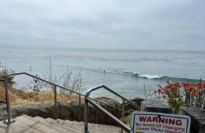 A disputa de etiqueta do surf fica violenta na praia de Santa Cruz A disputa de etiqueta do surf fica violenta na praia de Santa Cruz