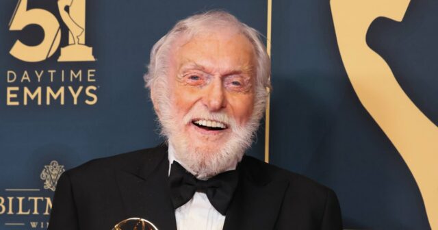 Dick van Dyke diz que a diferença de idade de 40 anos com a esposa Arlene é irrelevante