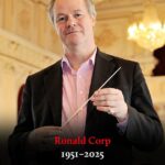 A estrela da BBC Music, Ronald Corp, que divertiu milhões de pessoas, morreu aos 74 anos de idade