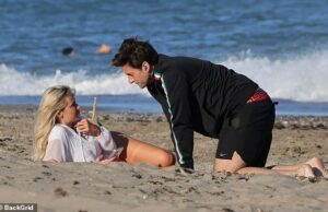 A ex -estrela do Towie, James Argent, recebe uma prisão suspensa depois de empurrar o amante da beleza da rainha por todo o verão da escada na Espanha: uma estrela presa e puxada na frente da corte da corte da Costa del Sol James Argent admitiu que estava empurrando sua namorada modelo Nicoline Artursson no violento Conselho durante uma fuga romântica na Espanha. O casal é mostrado aqui em 2 de maio. Maio na Espanha, apenas alguns dias antes do incidente