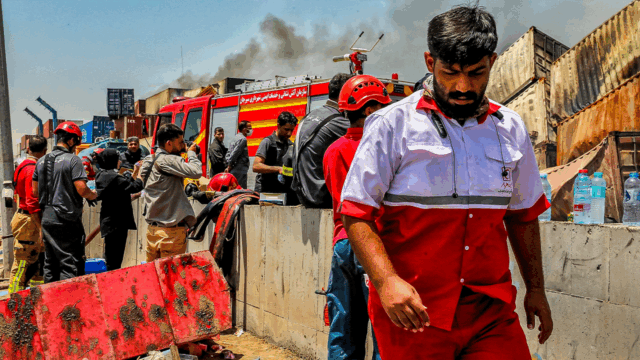 A explosão do porto iraniano revela "lugares vulneráveis ​​profundos" em setores de regimes vitais em preocupações sobre tumultos



