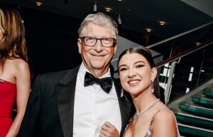 A filha de Bill Gates revela acidentalmente o diagnóstico médico de um bombardeio bilionário Phoebe Gates (à direita) aleatoriamente a deixou escorregar que seu pai, co -fundador da Microsoft Bill Gates (à esquerda), tem a síndrome de Asperger