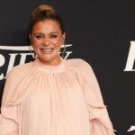 Lauren Alaina solicita a ajuda de seus animais de estimação para revelar o gênero do seu filho 693578702