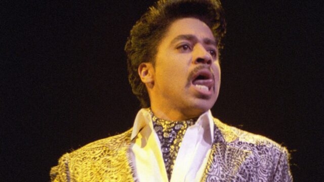 A hora é a memória do cantor Morris Day?!

