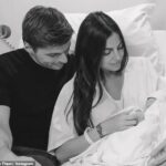 A namorada de Max Verstappen Kelly Piquet nasceu, a F1 Star aprendeu no Instagram Post junto com adoráveis ​​tiros em preto e branco