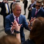 A festa de Nigel Farage (ontem) foi de 29 % na última pesquisa do YouGov como resultado de eleições locais, três na semana passada para três.