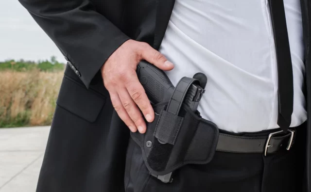 A proibição de armas em Varsóvia já está em vigor. Regulamentação do Ministério do Interior e Administração

