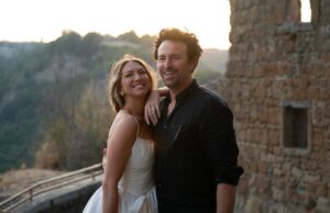 Outubro de 2022 Campo de milho Stassi Schroeder e Beau Clark Linha do tempo