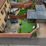 Foto: Paul Willis e Emma Woodley's Gym em um de seus lugares de estacionamento em casa em Basingstoke