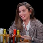 Ana de Armas Hot Ones está parcialmente rindo, em parte dor