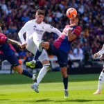 Após 14 minutos, o Barcelona estava nas pranchas. Ele se levantou e nocauteou o Real Madrid