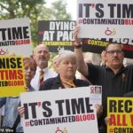 Os guerreiros do sangue infectados estão se reunindo para protestar em Westminster, 26 de julho de 2023