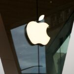 Apple e o Google seriam obrigados a verificar sua idade para acessar as lojas de aplicativos sob uma nova lei proposta