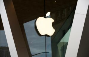 Apple e o Google seriam obrigados a verificar sua idade para acessar as lojas de aplicativos sob uma nova lei proposta Apple e o Google seriam obrigados a verificar sua idade para acessar as lojas de aplicativos sob uma nova lei proposta