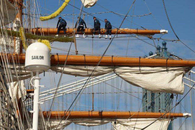 As águas turbulentas podem ter contribuído para a colisão do México High Ship na Brooklyn Bridge

