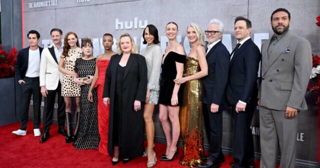 Hulu é o conto de Handmaid S Cast naquela época e agora 244