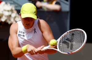 As luzes foram varridas do tribunal. Sromotna Polish Mace na Polfinalle do torneio Madryta As luzes foram varridas do tribunal. Sromotna Polish Mace na Polfinalle do torneio Madryta