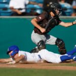 As seis corridas de Serra corridas no terceiro turno Padres, passando por St. Francis na divisão CCS I-semi-final