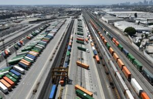 As tarifas de Trump atingiram motoristas, trabalhadores portuários em LA Hard As tarifas de Trump atingiram motoristas, trabalhadores portuários em LA Hard