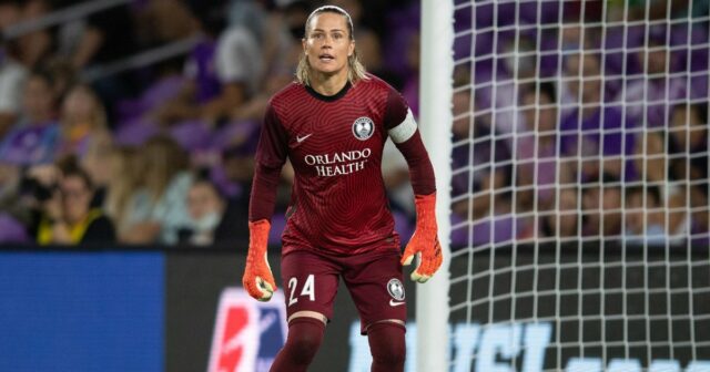 Ashlyn diz que seu 'tempo raro' é o que a fez uma grande jogadora de futebol



