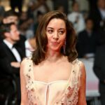 Aubrey Plaza ofereceu uma visão rara para sair com um diretor meses antes da morte do marido Jeff Baenas