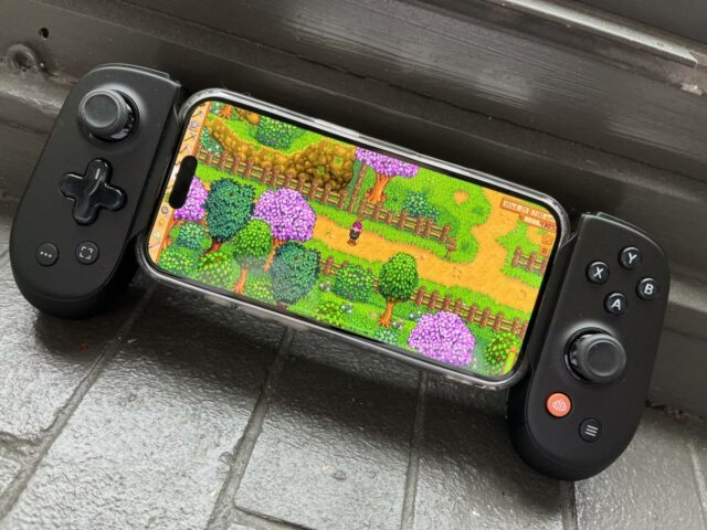 Backbone Pro é o melhor controlador para jogos móveis.




