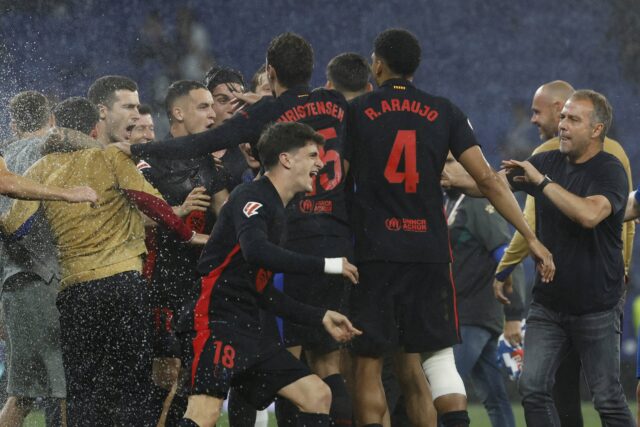 Jogadores do Barcelona, ​​15 de maio de 2025 na quinta -feira, Barcelona, ​​estádio olímpico da Espanha Lluis Companys no final da partida de futebol espanhola da La Liga entre Barcelona e Esganol.