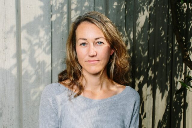 Berkeley Poet escreve poemas sobre maternidade, amizade e perda



