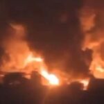 Bombas israelenses Hodeidah Port no dia seguinte à greve houthi no aeroporto