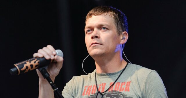 O cantor de 3 dotas, Brad Arnold, diagnosticado com câncer de rim no estádio 4