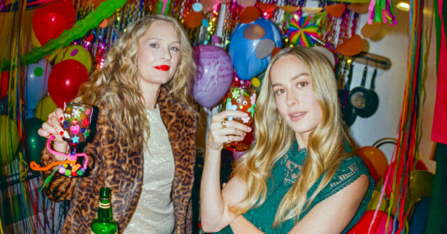 Brie Larson está lançando um livro de cozinha para 'festas estranhas e extravagantes': Obtenha os detalhes

