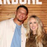 Brittany Mahomes usa impulso sexy no topo da consulta com Patrick Mahomes