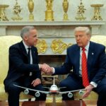 Carney suaviza sua linha em Trump