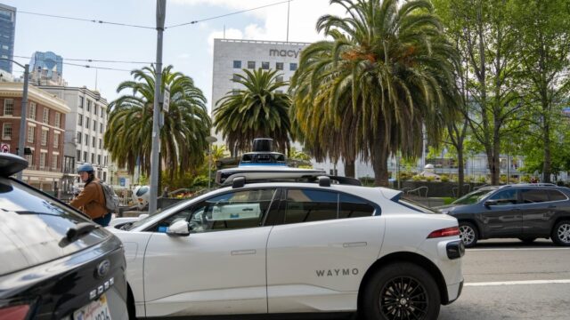 Carros sem motorista devem ser mais humanos, encontre pesquisas


