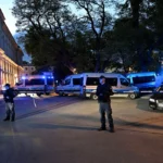 Chegou -se -OFF na Universidade de Varsóvia. Encontrei as cabeças da cabeça