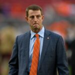 Clemson lidera o pacote, seguido pelo Texas, Penn State e Texas. O estado de Ohio cai, enquanto a Flórida nasce.