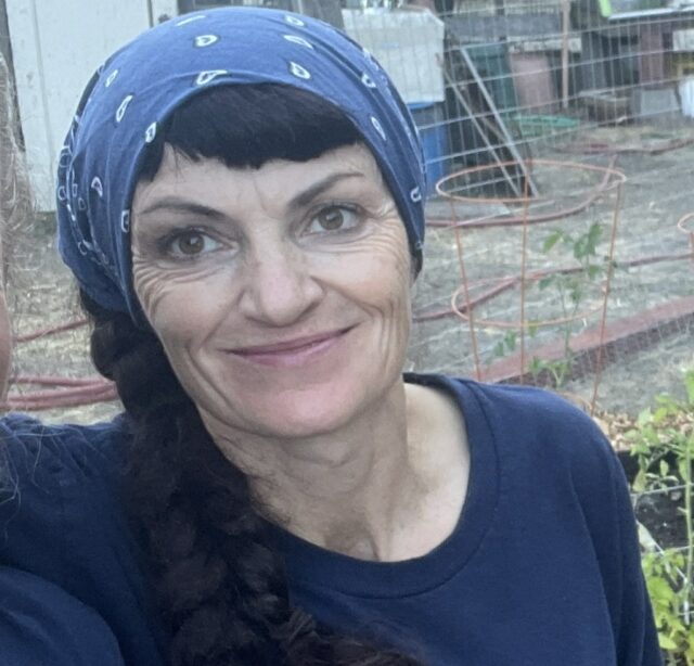 Cliona C. Ward, moradora do condado de Santa Cruz com um green card e um morador do condado de Santa Cruz, foi libertado da Ice Detenion.



