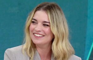 Como Annie Murphy responde quando os fãs de ‘Schitt’s Creek’ gritam ‘ew, David’ Catherine O'Hara como Moira, Annie Murphy como Alexis, Eugene Levy como Johnny e Dan Levy como David em
