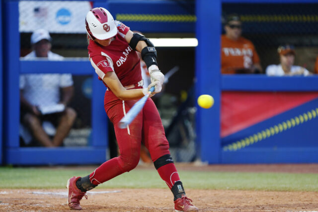 Como assistir Texas vs. Oklahoma: Live College New, TV Channel

