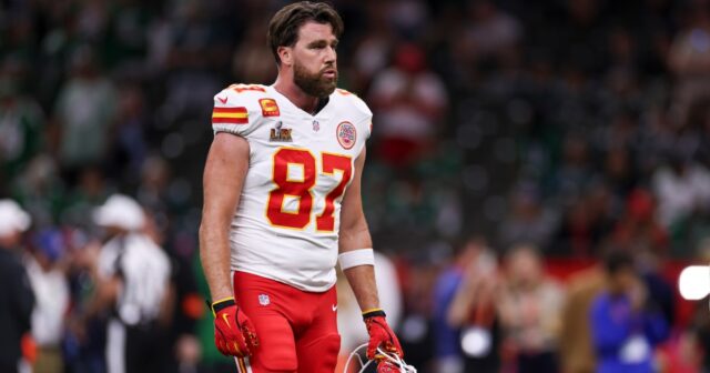 Taylor Swift e Travis Kelce viam