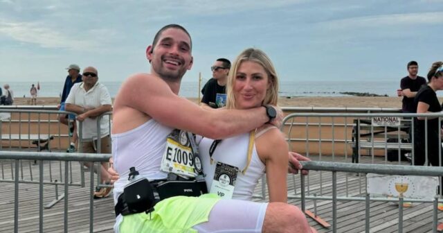 Emma Slater revela o membro do elenco do DWTS que perde mais